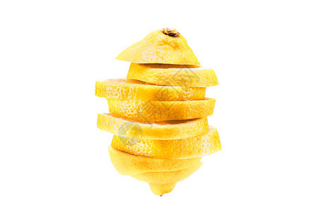 黄色多汁柠檬片白色隔离图片