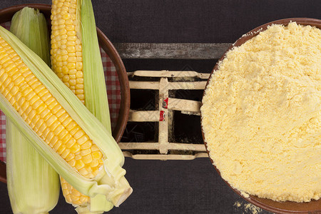 玉米和玉米面粉从上到下都图片