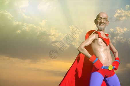 超英雄老男人展示的是力的卡通风图片