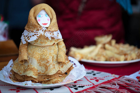 Maslenitsa假期煎饼娃为节日用煎图片