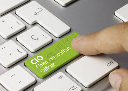 CIO首席创新干事写作于金属键盘绿键图片