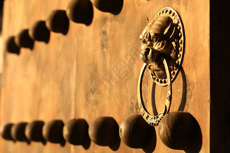 古代建筑铜门环图片