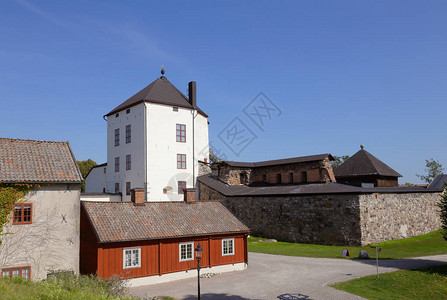 瑞典索德曼兰省中世纪尼科平城堡的景象图片