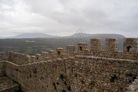 葡萄牙塞辛布拉城堡废墟的防图片