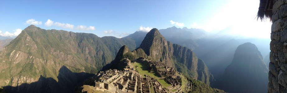 四川旅游景点Picchu是位于秘鲁安第斯山脉上Urubamba河谷之上的Incan城堡背景