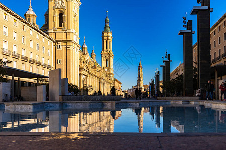 西班牙萨拉戈萨省皮拉尔大教堂新塞罗图片