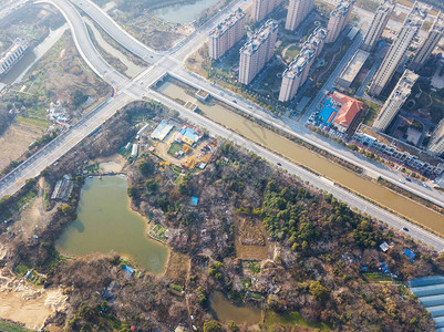 市中心十字路口鸟瞰图图片