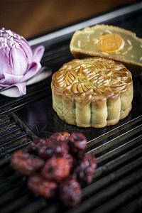 传统美食月饼节日甜食特写图片