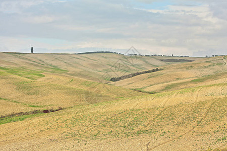 意大利秋天的山丘自然背景图片