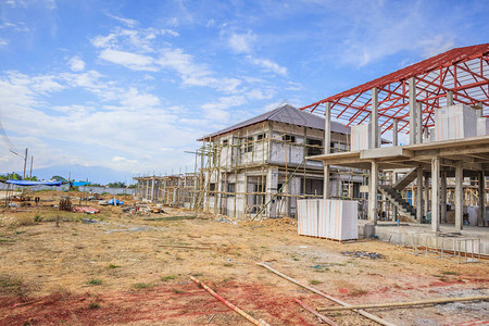 正在建筑工地建造新住宅房目图片