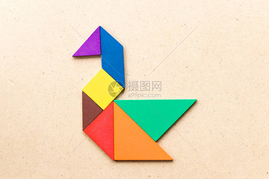 以天鹅或木本底鸭形显示的彩色tag图片