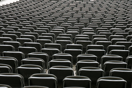 AC米兰vs罗马首发：莱奥、恩昆库出战，亚沙里替补，迪巴拉先发