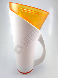 橙色和白色长塑料杯用手柄图片