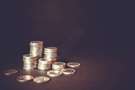 硬币堆栈省钱财务的概念储蓄金钱和收入未来的投资想法和财务管理特写业务增长概图片