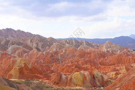 张掖七彩丹霞甘肃张义丹夏地貌的美丽背景