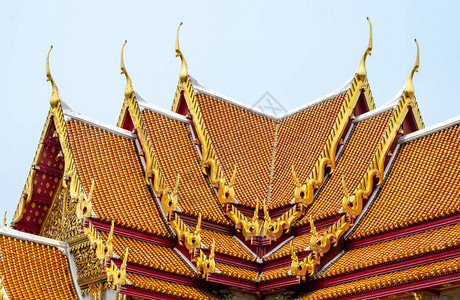 泰神庙的屋顶再图片
