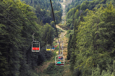 夏山旅行椅路电梯登顶图片