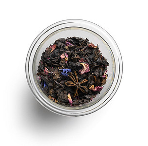 黑色茶和天然芳香添加剂白色背图片
