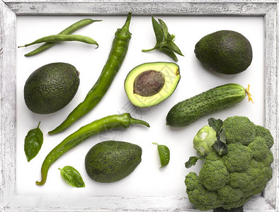 绿色创意的食品海报图片