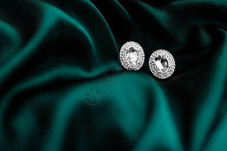 珠宝时尚钻石耳环图片