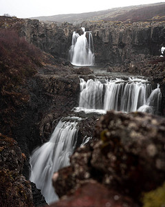 冰岛美丽的隐藏瀑布图片