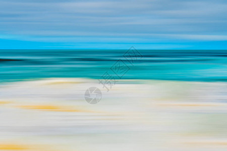 抽象海景背风雨如磐的海洋和美丽的多云天空线条艺术图片