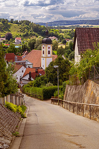 Altmuehltal河谷的Altmannstein村德图片