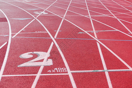 个人400米赛事和场跑轨中4x100米短跑继图片