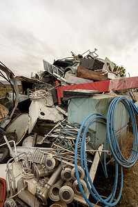 供商家回收利用的各类废金属和家用图片