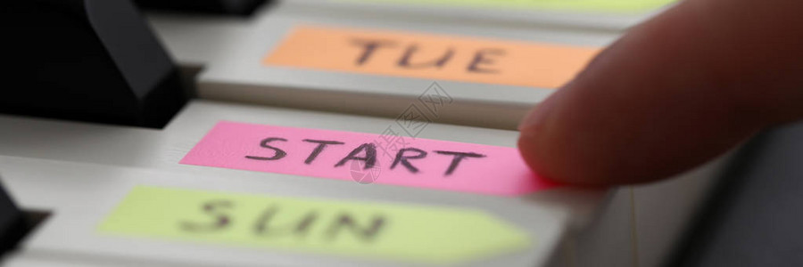 巴西门将又发威！周欣怡迅速启动+单刀精彩搓射，但又被挡出