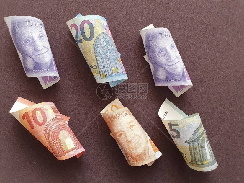欧洲钞票和瑞典不同币种的图片
