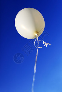 蓝天白气球背景图片