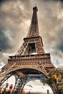 巴黎埃菲尔铁塔的俯视图图片