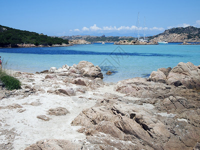 意大利撒丁岛翡翠海岸的海岸景观图片