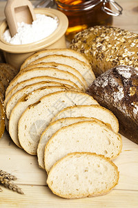 烤面包的静物分类。背景图片
