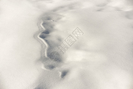 湖上冰融雪的模式背景图片