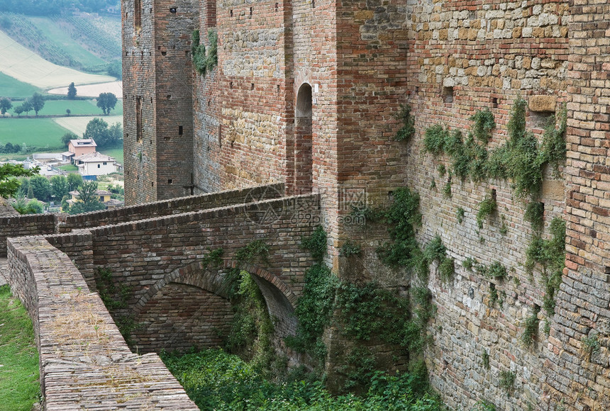 费斯康提城堡卡斯泰尔阿奎托意大利艾蜜图片