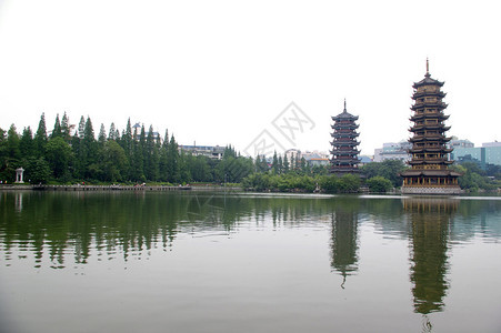 桂林市的金塔和银塔图片