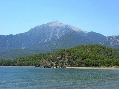 海滩和山火鸡Phaselis海湾风景视图图片