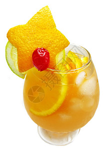 黄色水果潘趣鸡尾酒加樱桃柠檬和冰块图片
