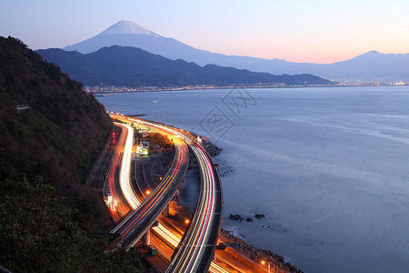 日本静冈富士山和托米高速图片