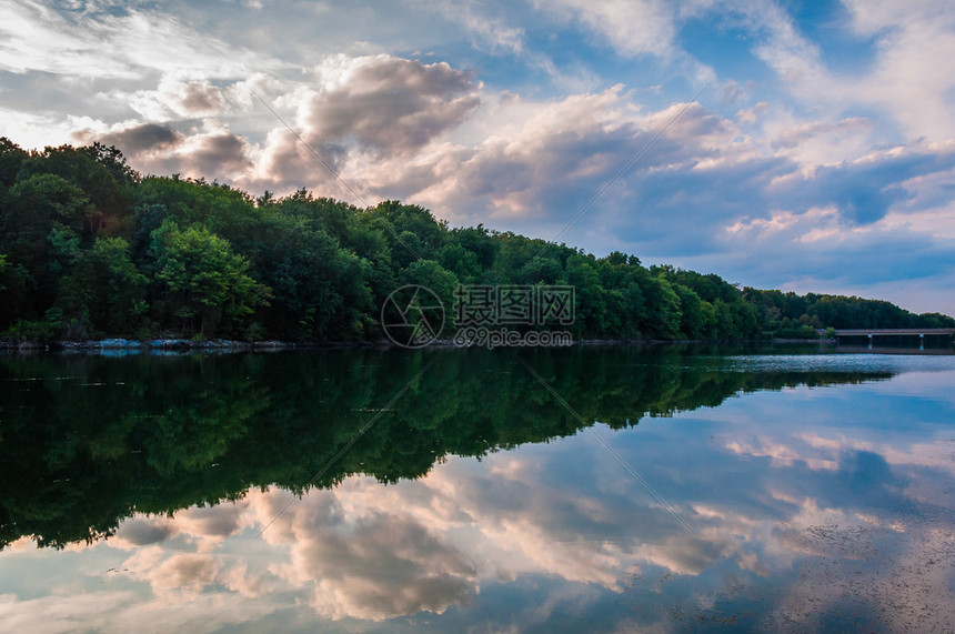 宾夕法尼亚州科多鲁斯州公园马尔堡湖的图片