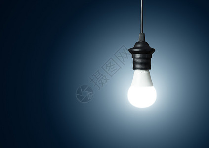 理想构概念单一现代光灯泡覆盖蓝色背景图片