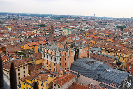 意大利维罗纳市中心红屋顶图片