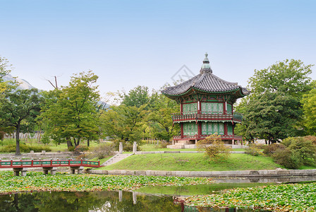 Hyangwonjeong在韩国首尔景福宫图片