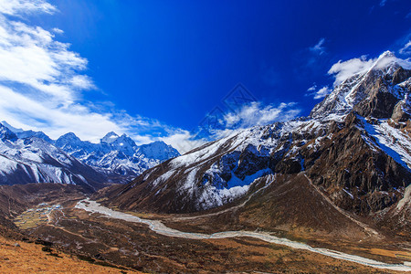 尼泊尔喜马拉雅山景在一图片