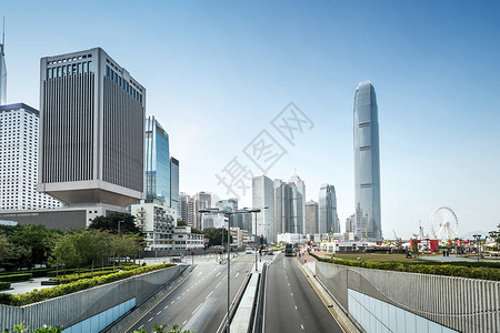 现代城市香港白天的交通和建筑请访问InfoFin图片