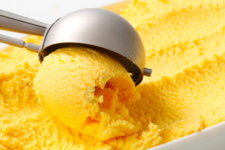 黄冰淇淋图片