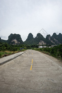 China附近的利河附近公路图片