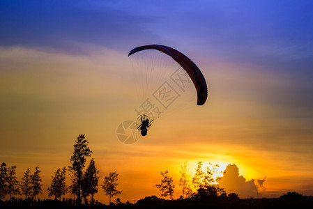 Paramotor飞翔硅帕图片